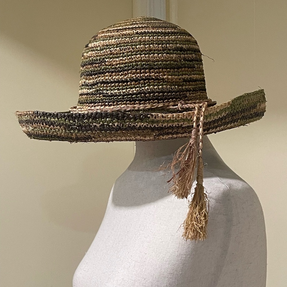Striped Lightweight Multicolor Straw Hat With Tie Band OS Summer Beach Vacation - Picture 4 of 7
